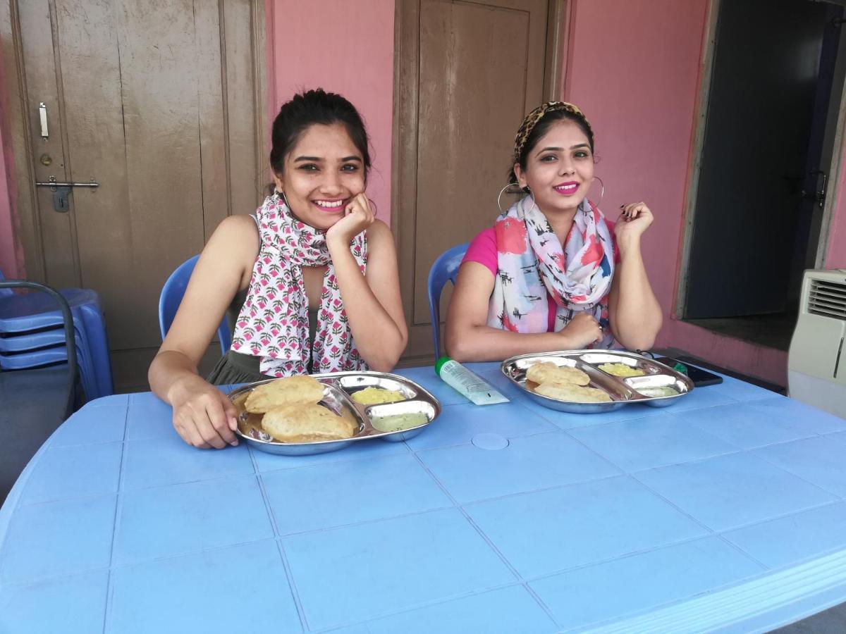 Abhi Homestay Hampi Extérieur photo