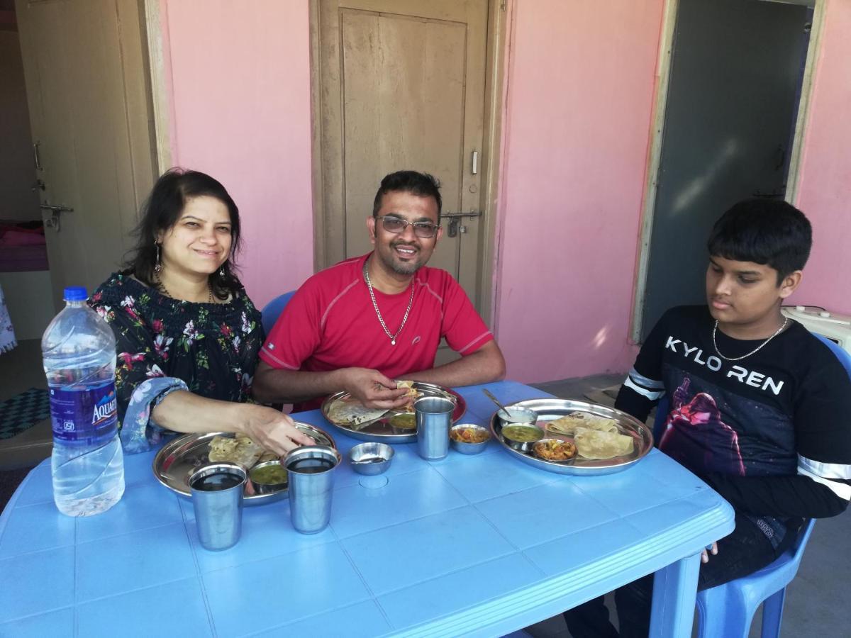 Abhi Homestay Hampi Extérieur photo