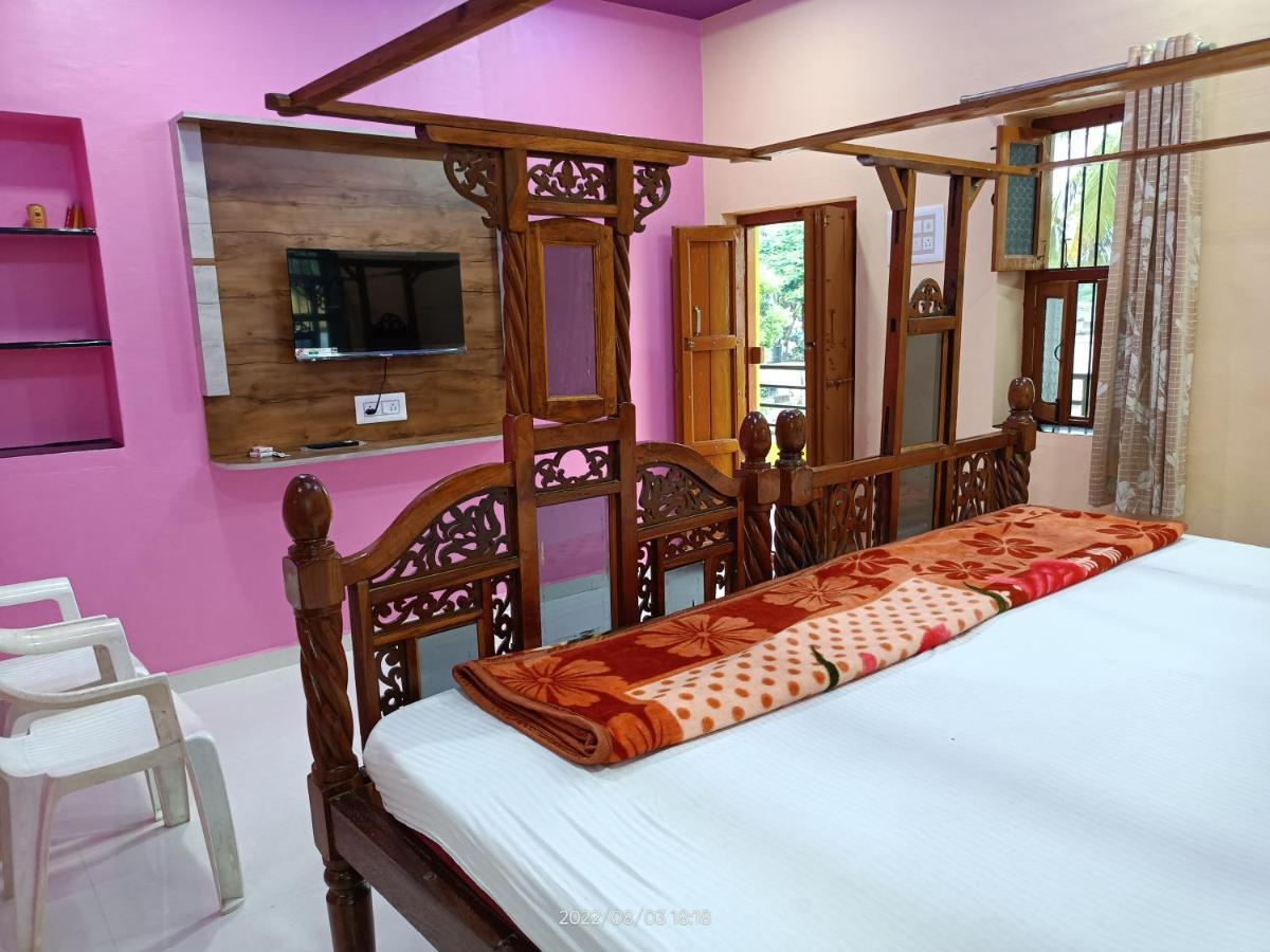 Abhi Homestay Hampi Extérieur photo