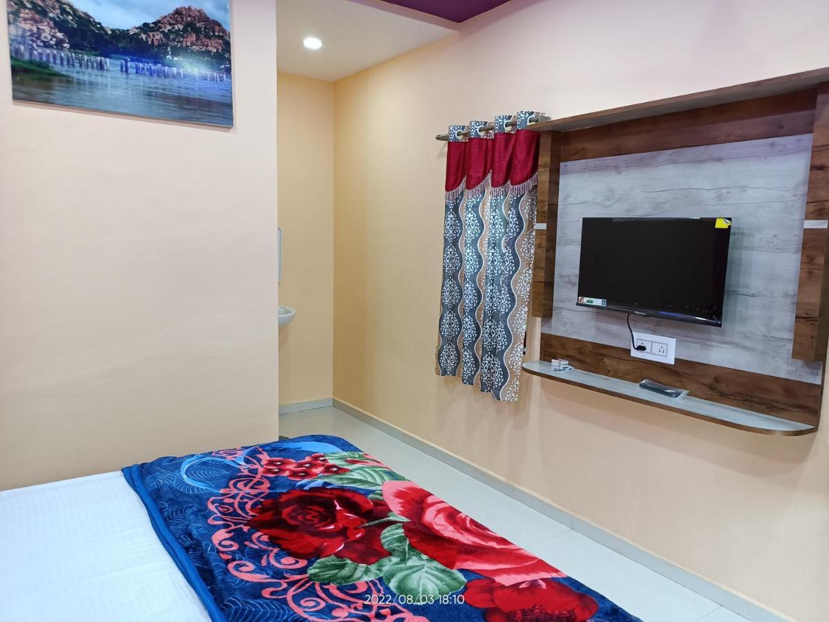 Abhi Homestay Hampi Extérieur photo