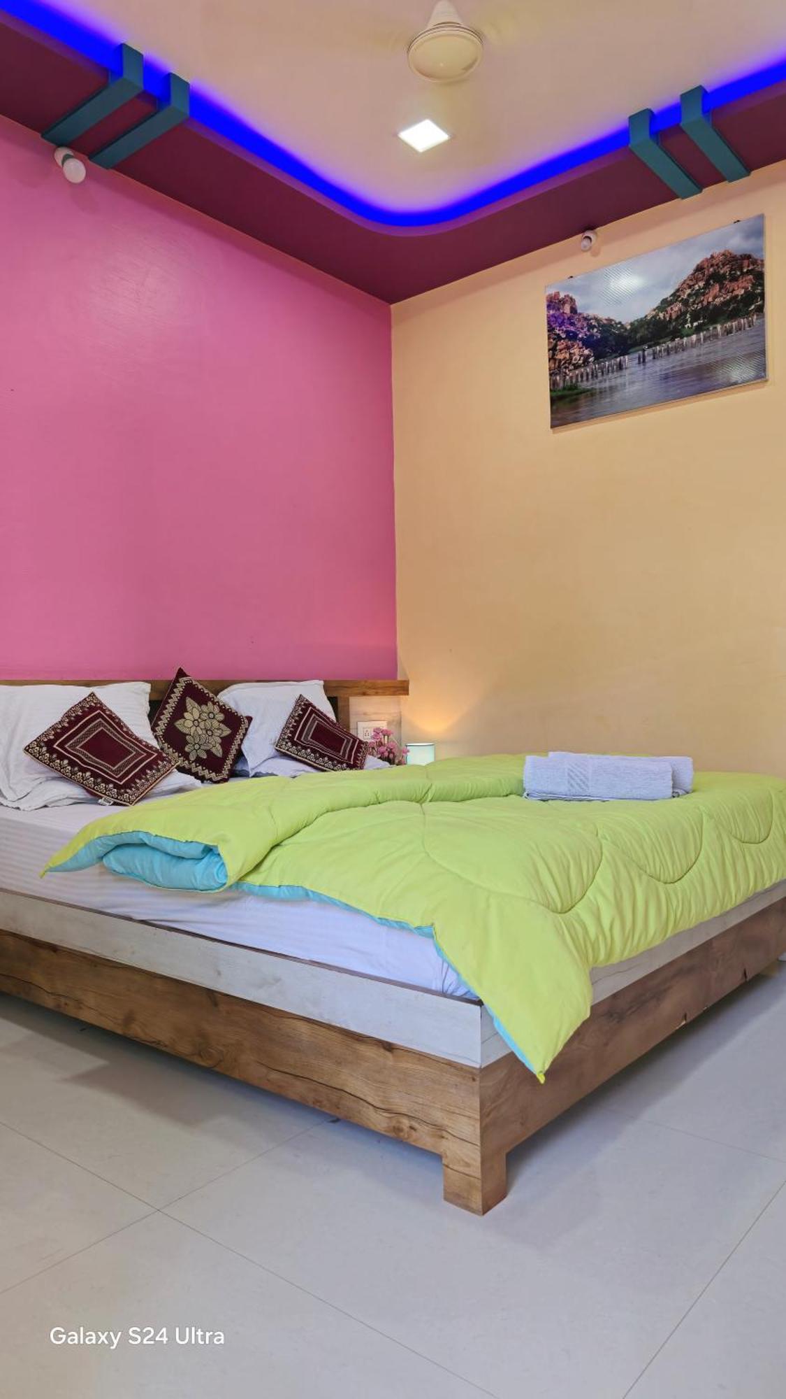 Abhi Homestay Hampi Extérieur photo