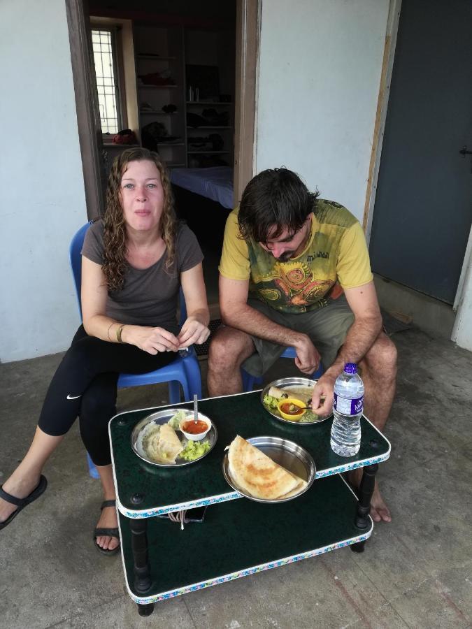 Abhi Homestay Hampi Extérieur photo